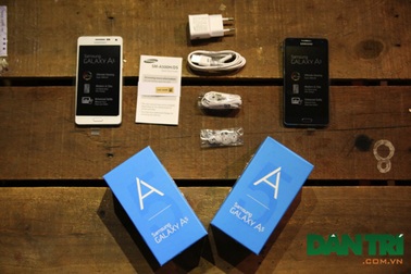 Đập hộp Galaxy A5 vỏ kim loại nguyên khối đầu tiên của Samsung