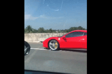 Đoàn siêu xe phóng nhanh, vượt ẩu và cái kết "xứng đáng"