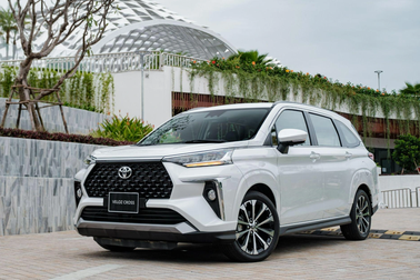 Đại lý giảm giá Toyota Veloz Cross tới 50 triệu đồng, cạnh tranh Xpander