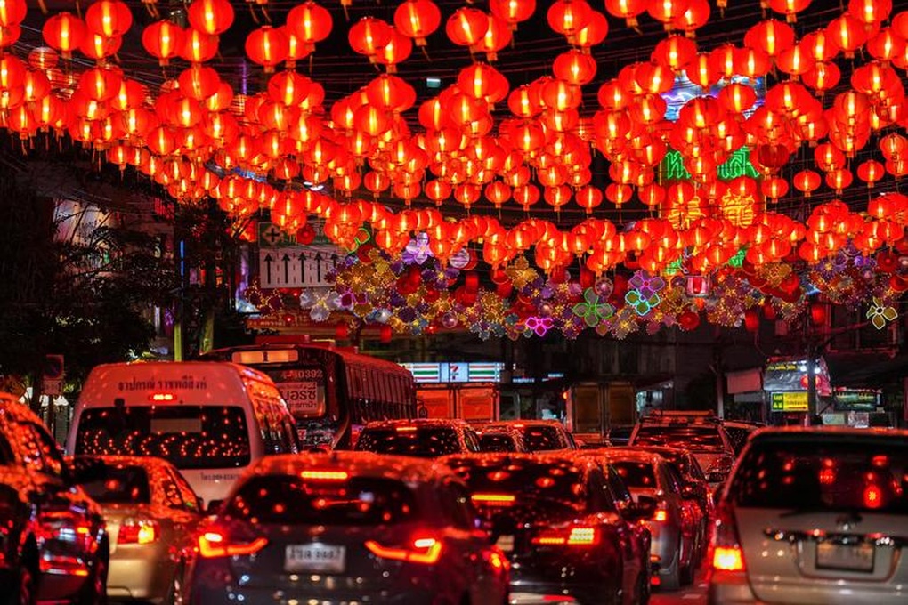 Người châu Á tất bật chuẩn bị đón Tết Quý Mão - 14 Người châu Á tất bật chuẩn bị đón Tết Quý Mão - 14