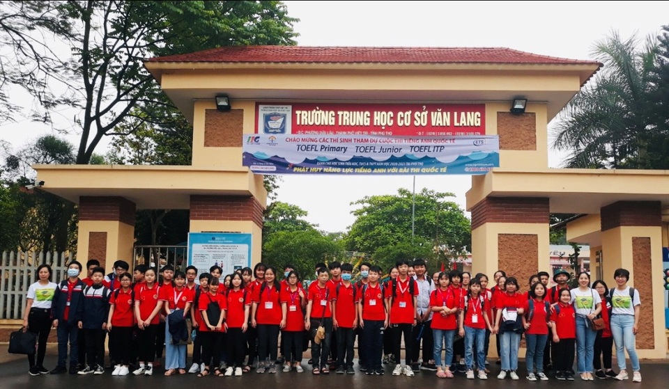 Nhiều học sinh THPT tại các tỉnh đạt trình độ tiếng Anh ngang bậc đại học - 1 Nhiều học sinh THPT tại các tỉnh đạt trình độ tiếng Anh ngang bậc đại học - 1