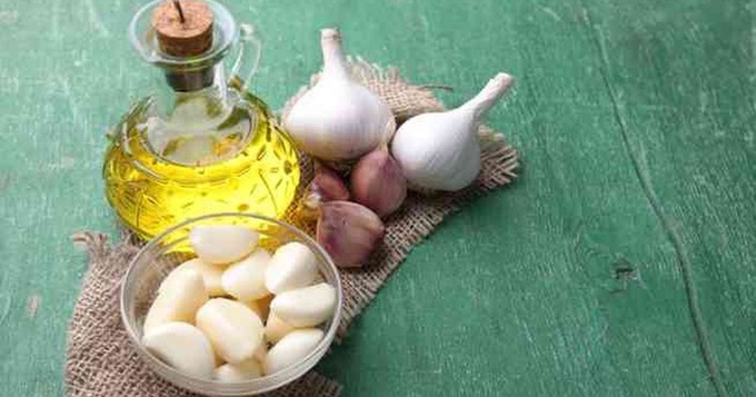 Tin đồn uống nước nhỏ thêm tinh chất tỏi chống được Covid: Chuyên gia nói gì? - Ảnh 4. Tin đồn uống nước nhỏ thêm tinh chất tỏi chống được Covid: Chuyên gia nói gì? - Ảnh 4.