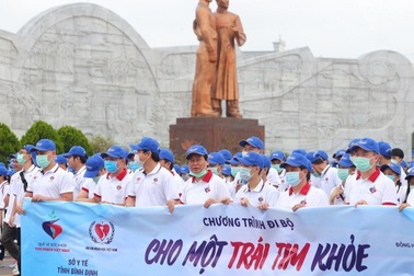 Bình Định: Gần 3.000 người đi bộ “Cho một trái tim khỏe”