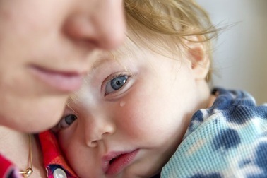 Tức con dâu, mẹ chồng trút giận lên cháu nội