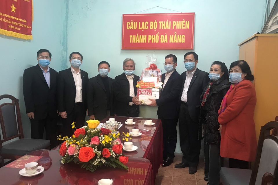 Bí thư Đà Nẵng chúc Tết các cán bộ hưu trí - 1 Bí thư Đà Nẵng chúc Tết các cán bộ hưu trí - 1