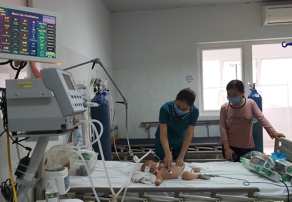 Tưởng sốt mọc răng, bé 9 tháng tuổi viêm não Nhật Bản - 1 Tưởng sốt mọc răng, bé 9 tháng tuổi viêm não Nhật Bản - 1