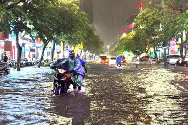 Cảnh báo dông, lốc, sét và mưa đá ở thành phố Đà Nẵng