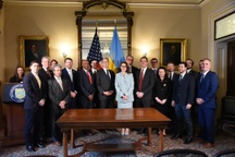 Ván cược mơ hồ của Ukraine vào thỏa thuận khoáng sản với Mỹ