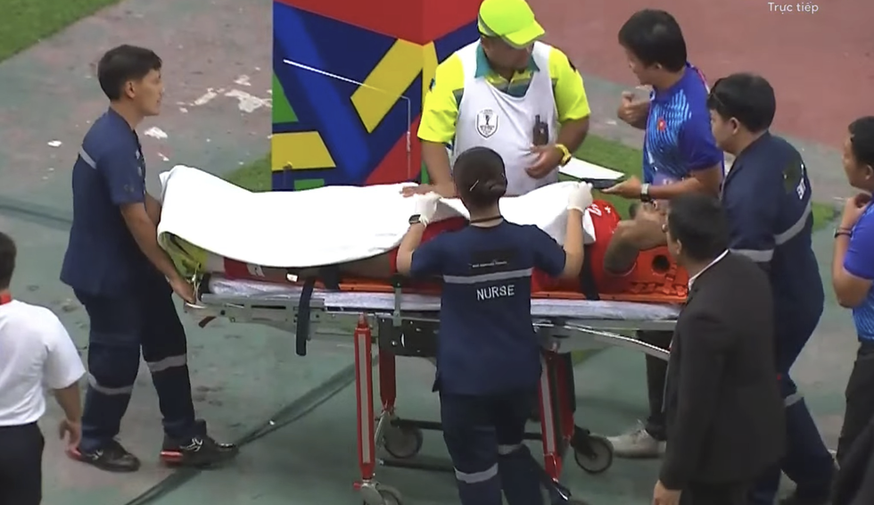 Dân mạng chế ảnh hài hước, mừng chiến thắng lịch sử của đội tuyển Việt Nam - 7 Dân mạng chế ảnh hài hước, mừng chiến thắng lịch sử của đội tuyển Việt Nam - 7