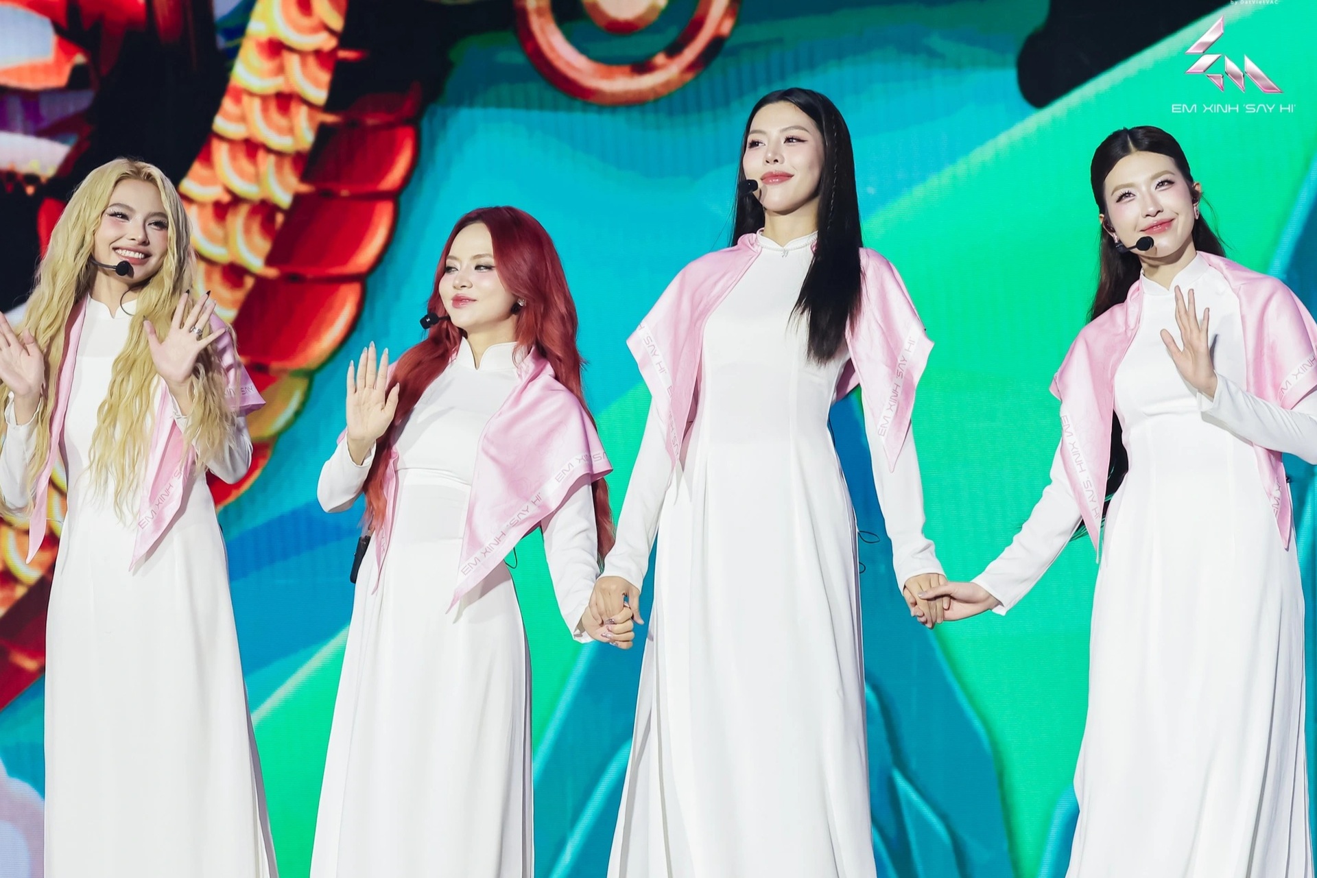 Đêm nhạc Em xinh: Bích Phương xấu hổ đỏ mặt, Negav không xuất hiện - 2