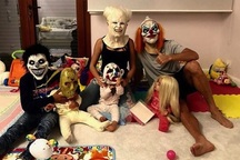 C.Ronaldo khoe ảnh cả nhà hóa trang vui như hội trong ngày Halloween
