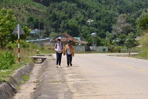 Quảng Ngãi "đau đầu" vì hàng trăm học sinh chưa đến lớp sau kỳ nghỉ Tết