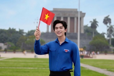 Nam Vương Minh Ứng thăm Lăng Bác dịp nghỉ lễ 30/4