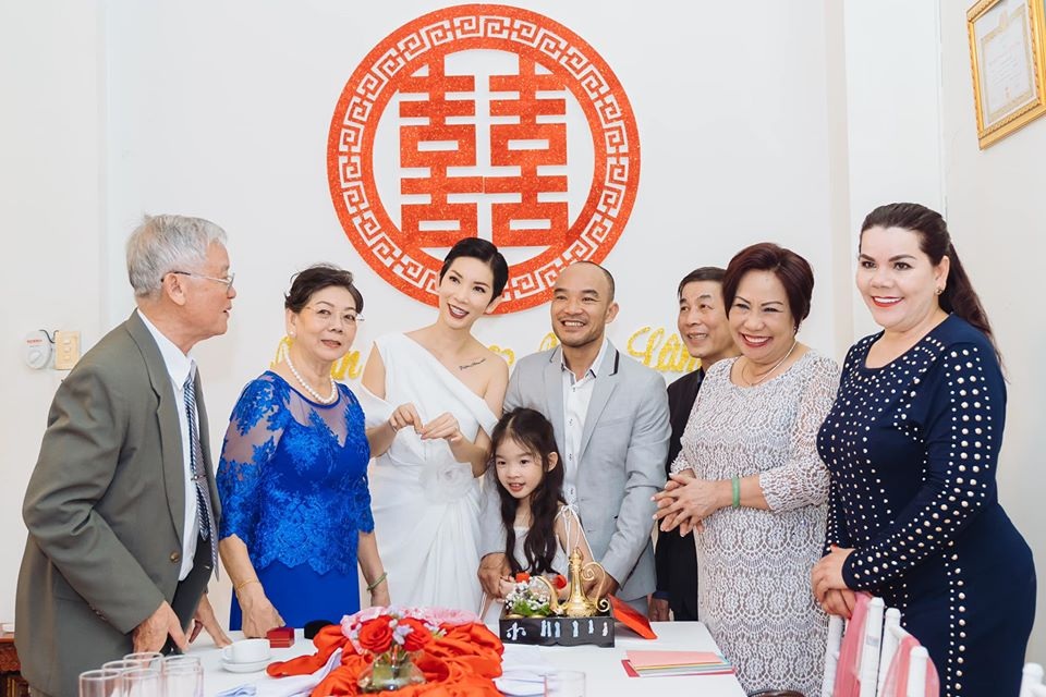 4 tháng sau đám cưới bí mật, Xuân Lan mới tiết lộ ảnh đám hỏi - 5 4 tháng sau đám cưới bí mật, Xuân Lan mới tiết lộ ảnh đám hỏi - 5