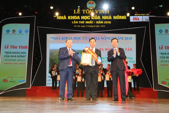 Tôn vinh 68 “Nhà Khoa học của Nhà nông” tiêu biểu năm 2020 - Ảnh 1.