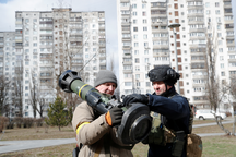 Anh có thể đã cạn vũ khí viện trợ cho Ukraine