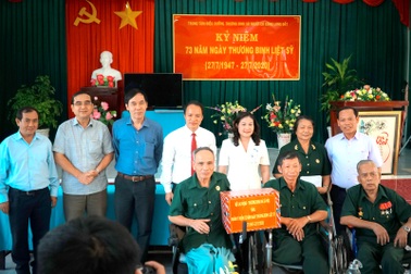 Thứ trưởng Nguyễn Thị Hà: "Chăm sóc người có công là nhiệm vụ trọng tâm"