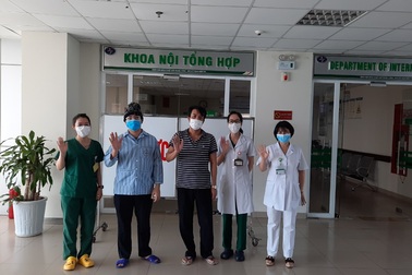 Thêm 5 bệnh nhân Covid-19 khỏi bệnh, trong đó có bé trai 6 tuổi