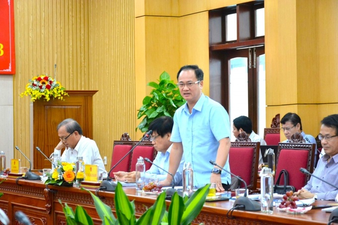 Ông Nguyễn Đức Trung-Giám đốc sở Tài nguyên-Môi trường giải đáp các thắc mắc của phóng viên liên quan đến công tác kiểm tra, quản lý khai thác khoáng sản trên địa bàn.