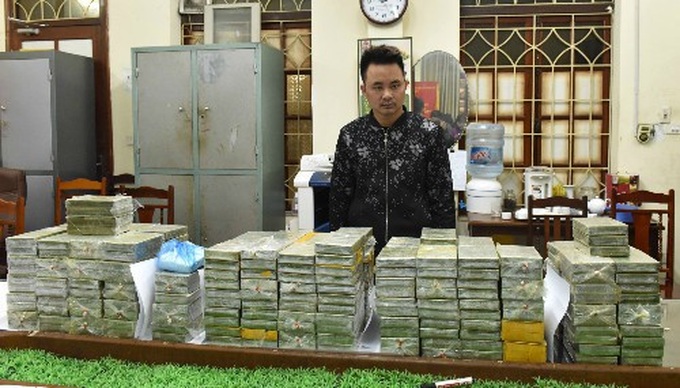 Đối tượng cùng tang vật trong một vụ án ma túy (Ảnh BCA)