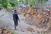 Sạt lở bờ sông nghiêm trọng ở Cần Thơ