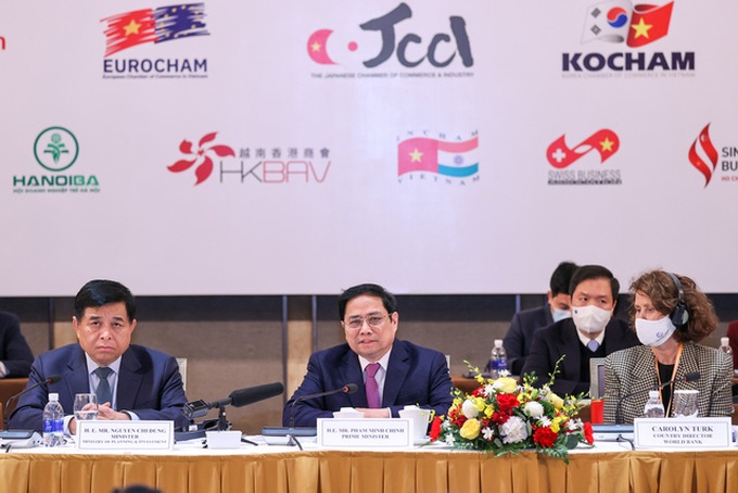 Thủ tướng khẳng định, Đảng, Nhà nước, Chính phủ Việt Nam luôn quan tâm và đánh giá cao vai trò, những đóng góp của cộng đồng DN, đồng thời cũng thấu hiểu, chia sẻ với những khó khăn của DN nhất là trong bối cảnh COVID-19