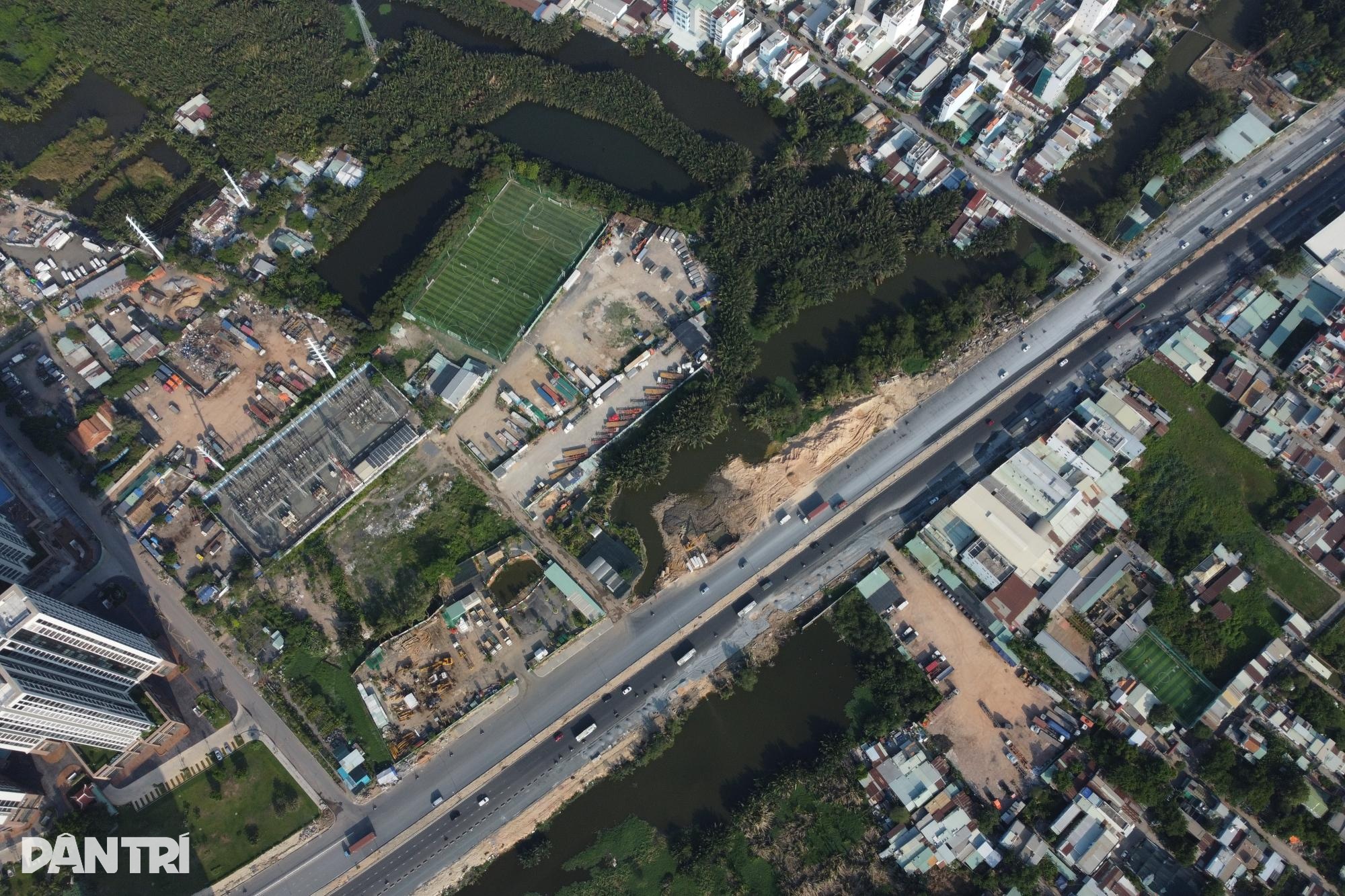 Ho Chi Minh Şehri, el yazısıyla yazılmış belgelerle alım satımı yapılan gayrimenkuller için kırmızı kitap mı yayınlayacak? - 1 TPHCM sắp cấp sổ đỏ cho nhà đất mua bán qua giấy viết tay? - 1