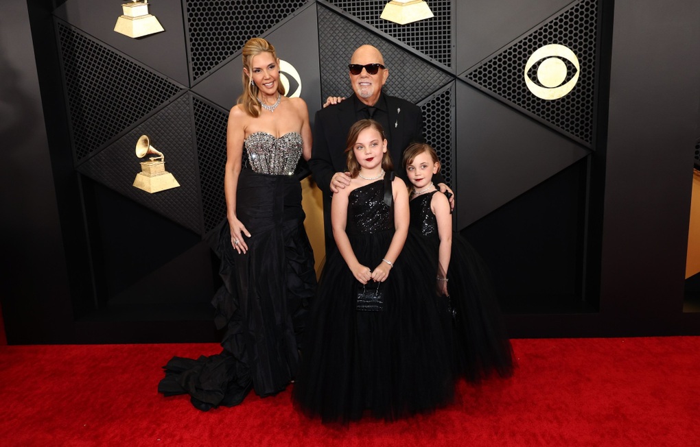 Miley Cyrus đốt mắt với mốt xuyên thấu, dàn sao nữ đọ sắc nảy lửa - 6 Miley Cyrus đốt mắt với mốt xuyên thấu, dàn sao nữ đọ sắc nảy lửa - 6