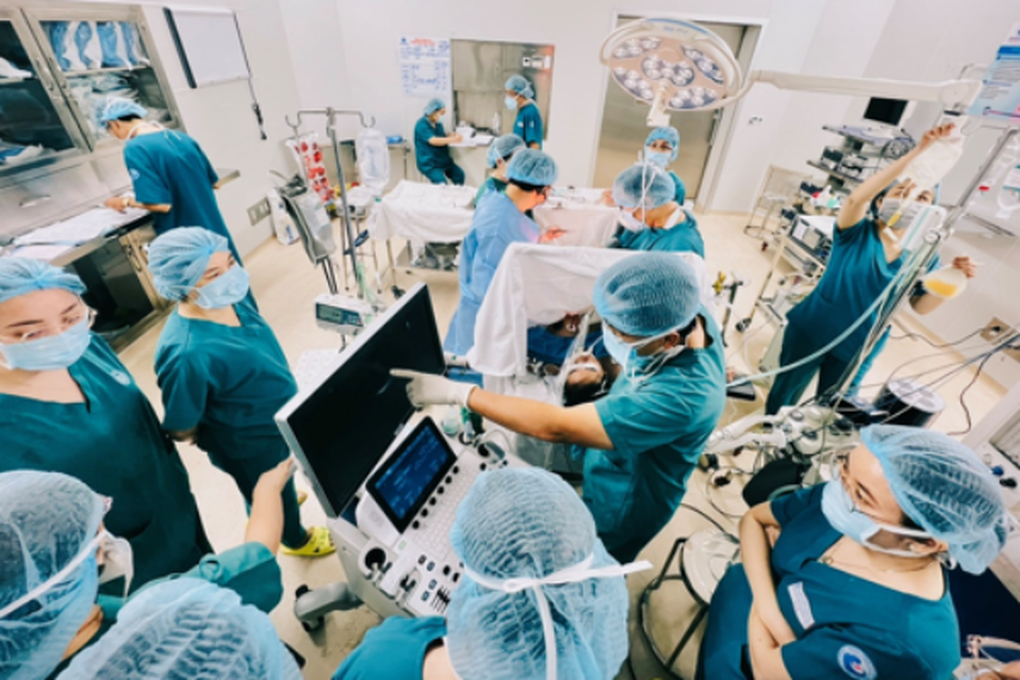 Sản phụ ở TPHCM bất ngờ ngưng tim, ngưng thở sau 5 phút sinh con - 1 Sản phụ ở TPHCM bất ngờ ngưng tim, ngưng thở sau 5 phút sinh con - 1