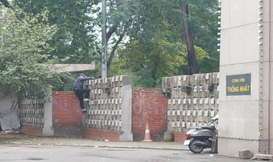 Còn nhiều hình ảnh “xấu xí” trong phòng, chống dịch COVID-19 - 1 Còn nhiều hình ảnh “xấu xí” trong phòng, chống dịch COVID-19 - 1