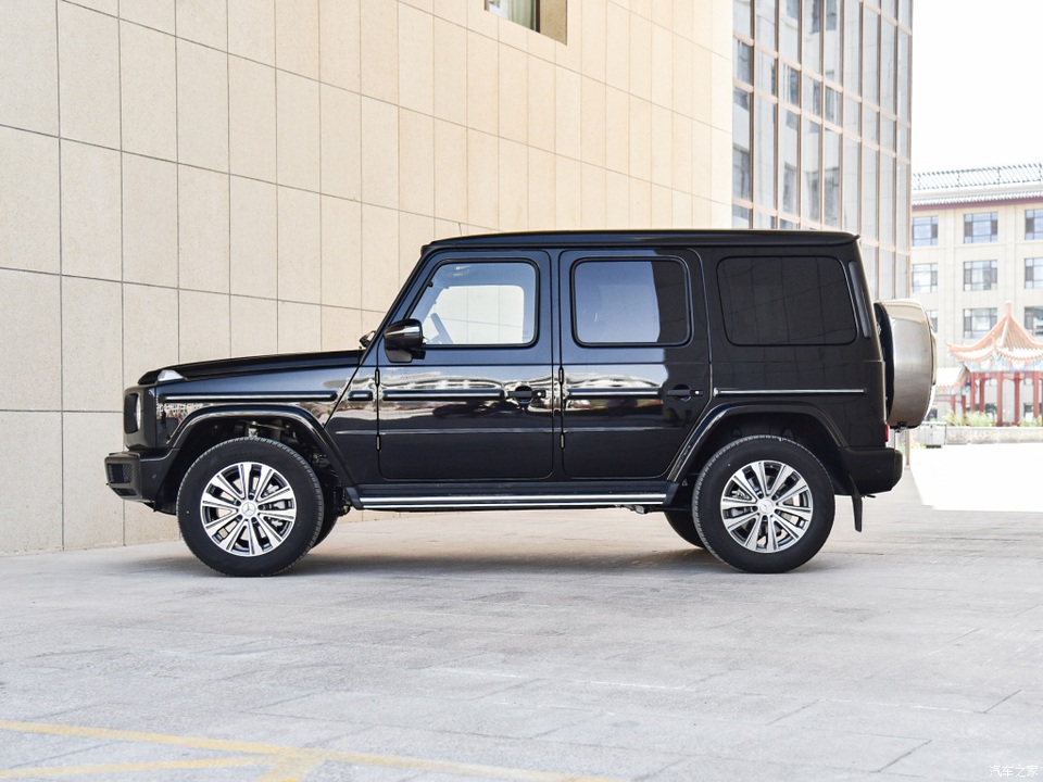 Mercedes-Benz G350 - Câu chuyện Y phục xứng kỳ đức - 3 Mercedes-Benz G350 - Câu chuyện Y phục xứng kỳ đức - 3