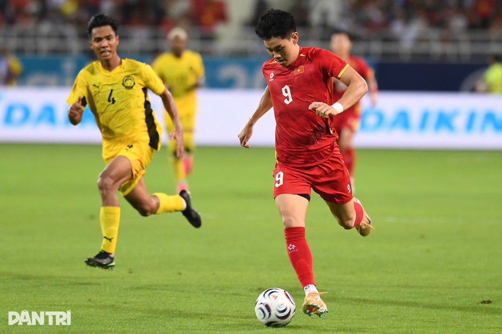 Xuân Son bắt kịp Đình Bắc trong cuộc đua Vua phá lưới ASEAN Cup - 2