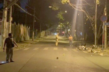 TPHCM: Ô tô va chạm hai xe máy, 5 người bị thương