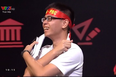 Nhà vô địch Trần Thế Trung hô khẩu hiệu của siêu nhân Báo Đen khi giành chiến thắng