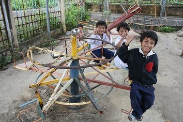 “Chỉ mong có một ly sữa mỗi tuần cho các cháu”