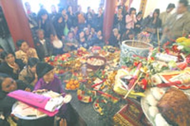 Tháng giêng là tháng ăn chơi!