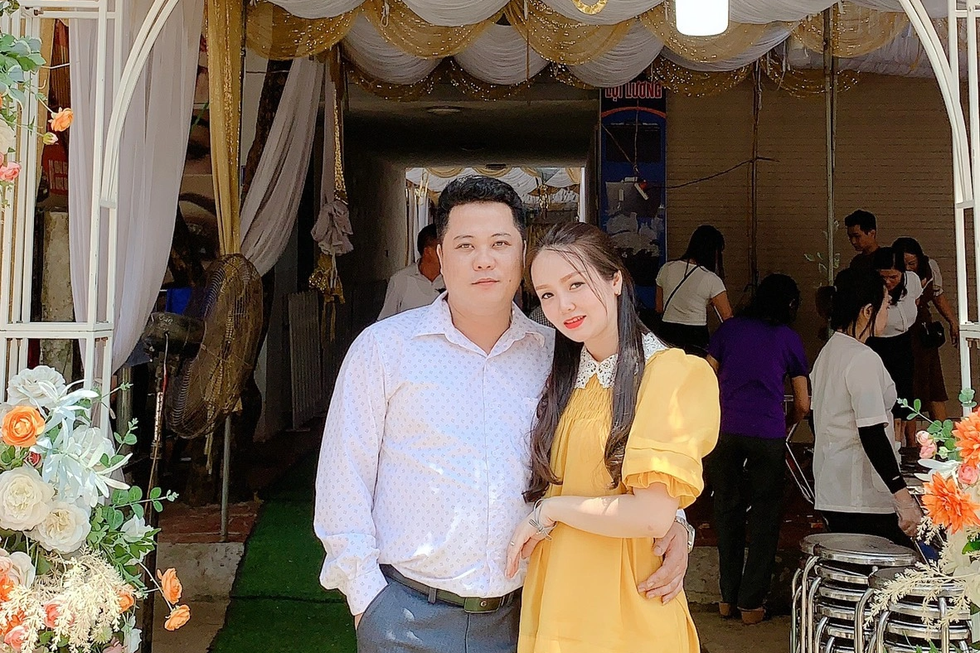 Gặp "sự cố" bất ngờ, cô gái một tay xinh đẹp ở Hà Nội tìm được chồng như ý