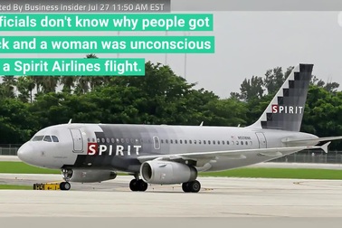 Máy bay phải hạ cánh khẩn cấp vì “mùi tất thối”