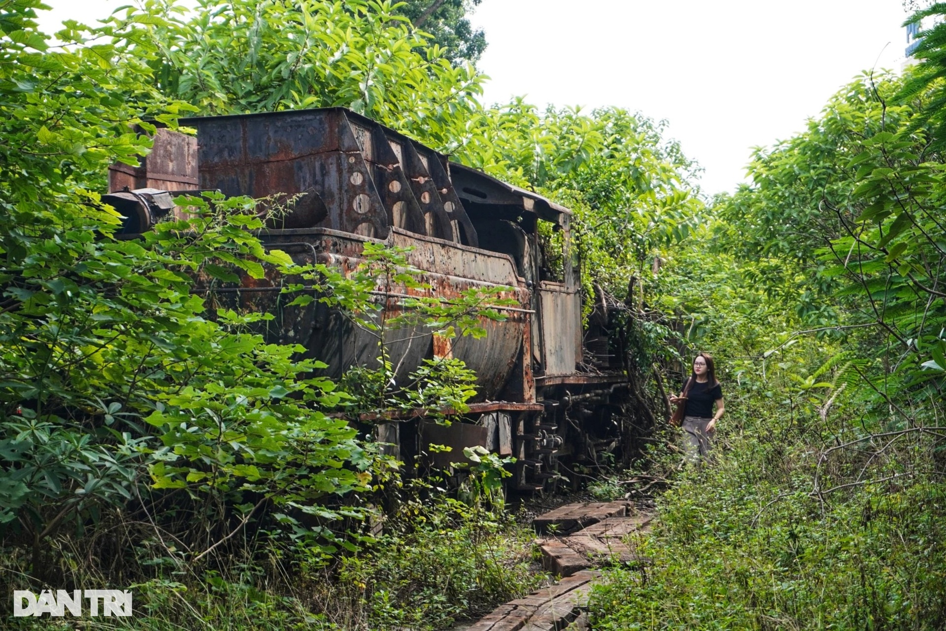 Cận cảnh chiếc tàu hỏa hơi nước bị lãng quên tại Hà Nội - 10 Cận cảnh chiếc tàu hỏa hơi nước bị lãng quên tại Hà Nội - 10