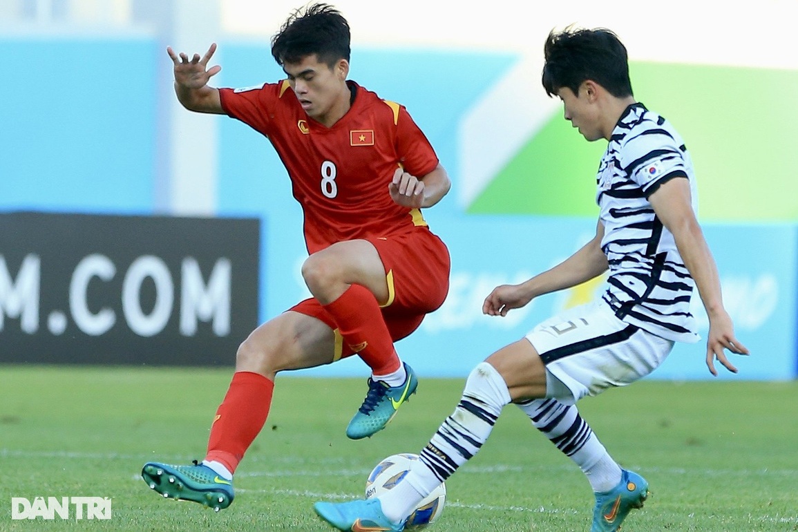 Cầu thủ trẻ nhất U23 Việt Nam được AFC vinh danh sau trận hòa Hàn Quốc - 2 Cầu thủ trẻ nhất U23 Việt Nam được AFC vinh danh sau trận hòa Hàn Quốc - 2
