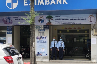 Mở cửa lại phòng giao dịch ngân hàng từng có ca nhiễm Covid-19