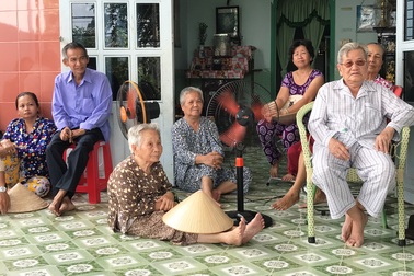 Vụ sạt lở ở TPHCM: 30 người dân đồng ý di dời khẩn cấp