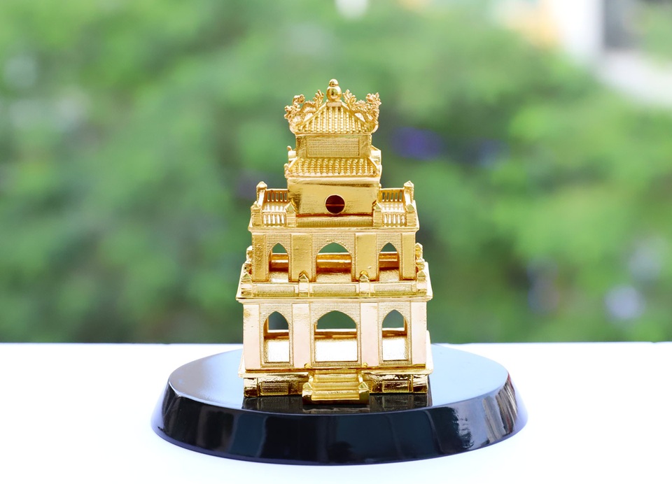 Golden Gift Việt Nam – Thương hiệu chế tác quà vàng cao cấp của người Việt - 2 Golden Gift Việt Nam – Thương hiệu chế tác quà vàng cao cấp của người Việt - 2