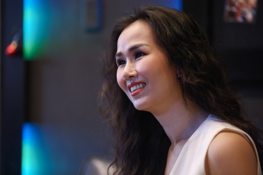 Võ Hạ Trâm, Bùi Lan Hương và dàn sao hào hứng thu âm "Rực rỡ ngày mới"