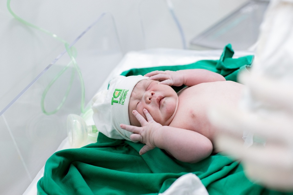 Cứu sống sản phụ bị rau cài răng lược, ngôi ngang hiếm gặp - 3 Cứu sống sản phụ bị rau cài răng lược, ngôi ngang hiếm gặp - 3