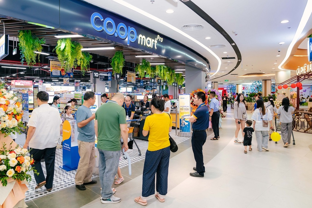 Vincom Mega Mall Royal Island tung loạt ưu đãi khởi động mùa mua sắm cuối năm - 1 Vincom Mega Mall Royal Island tung loạt ưu đãi khởi động mùa mua sắm cuối năm - 1