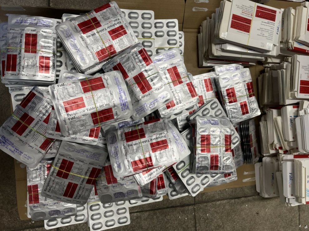 Lập công ty một tháng tuổi nhập lậu 1.500 hộp thần dược chữa Covid-19 - 1 Lập công ty một tháng tuổi nhập lậu 1.500 hộp thần dược chữa Covid-19 - 1