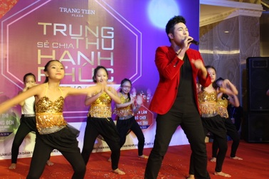 Trung thu sôi động và ý nghĩa tại Tràng Tiền Plaza