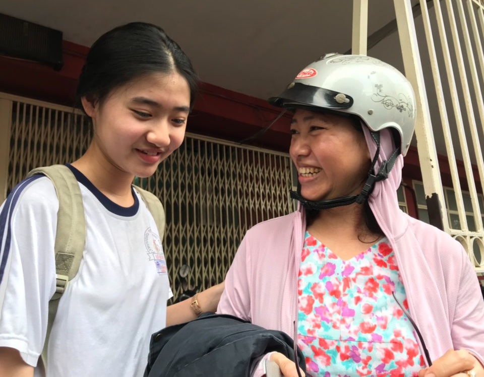 Con bỏ ăn nhiều ngày vì bị bố mẹ ngăn cản thi vào “trường điểm” - 2 Con bỏ ăn nhiều ngày vì bị bố mẹ ngăn cản thi vào “trường điểm” - 2