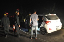 Tài xế hất CSGT lên nắp ca pô rồi bỏ chạy suốt 3km